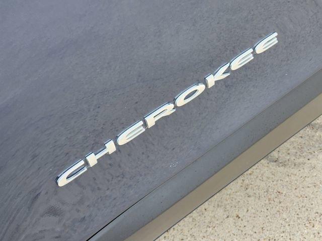 used 2020 Jeep Cherokee car, priced at $18,024