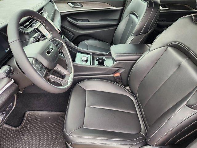 used 2025 Jeep Grand Cherokee car, priced at $39,668