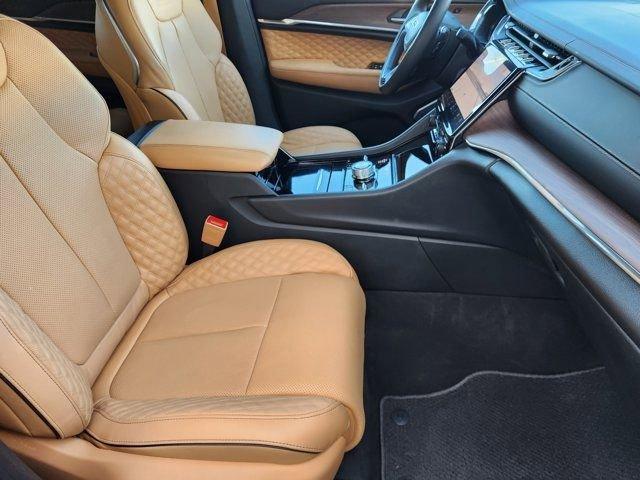 used 2025 Jeep Grand Cherokee car, priced at $49,822