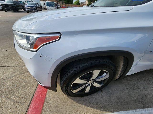 used 2020 Chevrolet Traverse car, priced at $19,192