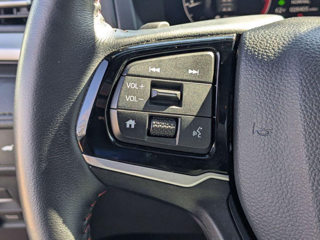 used 2025 Honda Odyssey car, priced at $35,459