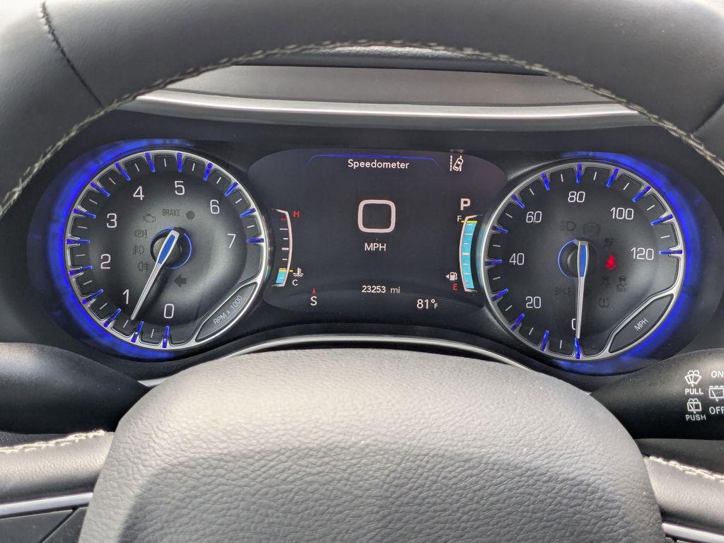 used 2025 Chrysler Pacifica car, priced at $30,149