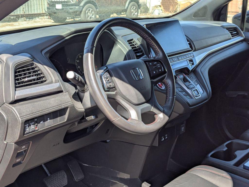 used 2025 Honda Odyssey car, priced at $35,299
