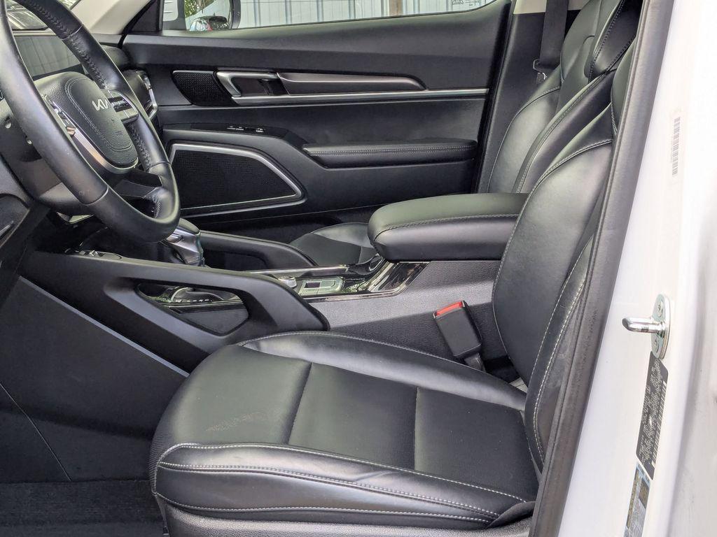 used 2025 Kia Telluride car, priced at $31,159