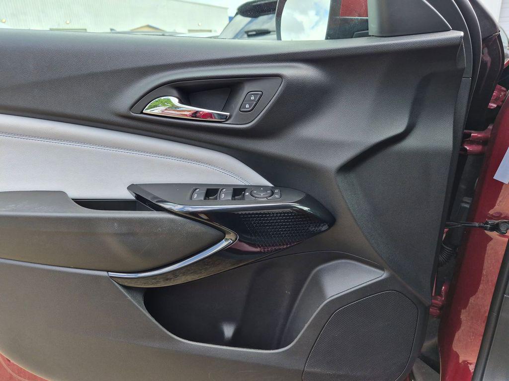 used 2025 Chevrolet Trax car, priced at $19,099