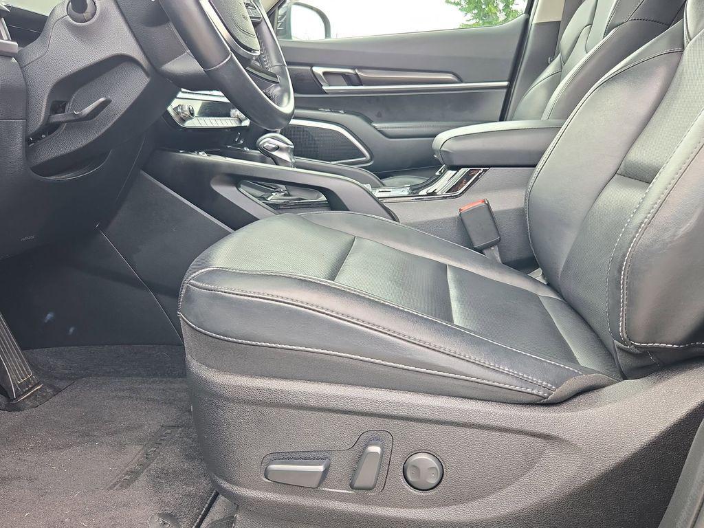 used 2025 Kia Telluride car, priced at $30,589