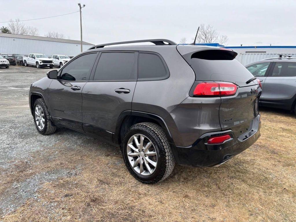 used 2018 Jeep Cherokee car, priced at $12,995