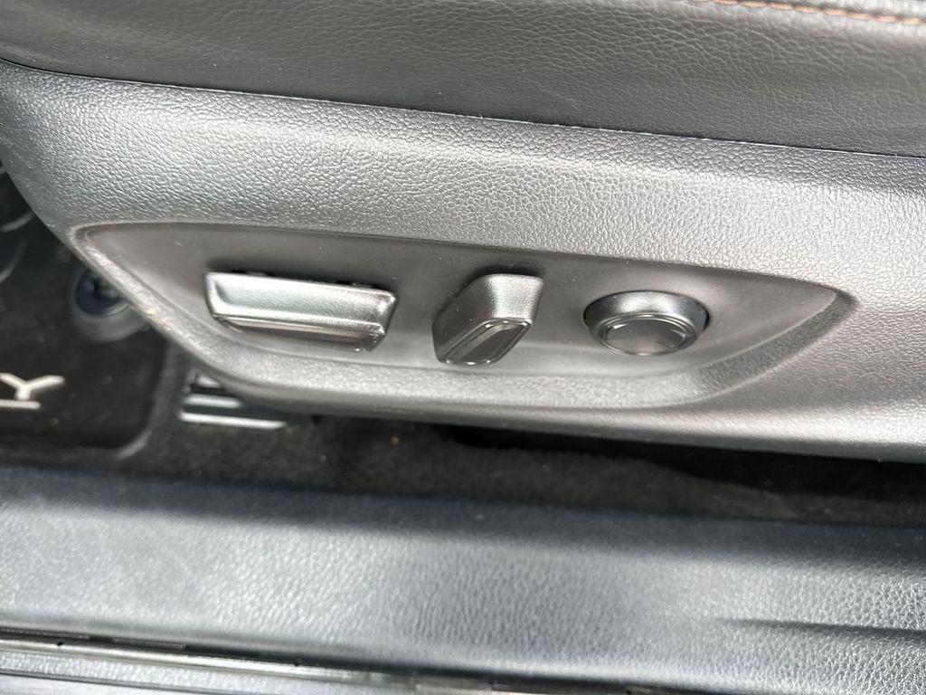 used 2020 Toyota Camry Hybrid car, priced at $20,495