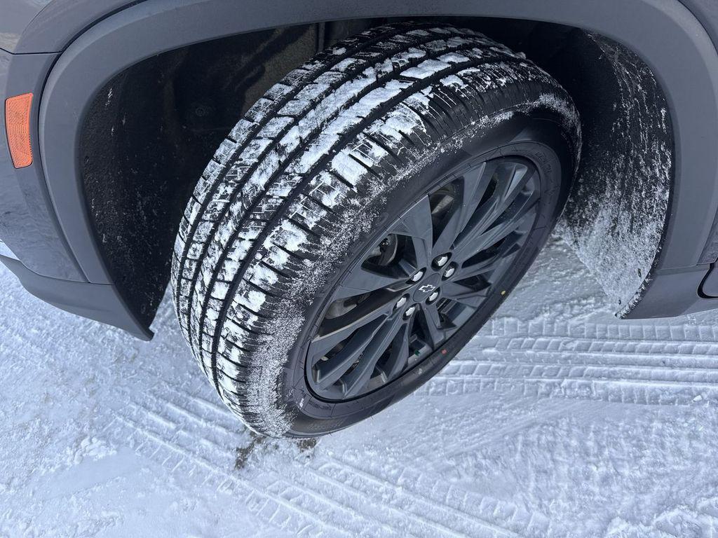 used 2022 Chevrolet Traverse car, priced at $32,494