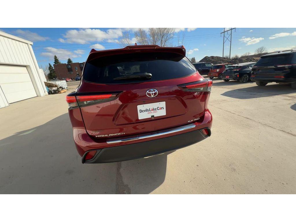 used 2025 Toyota Highlander car, priced at $45,591