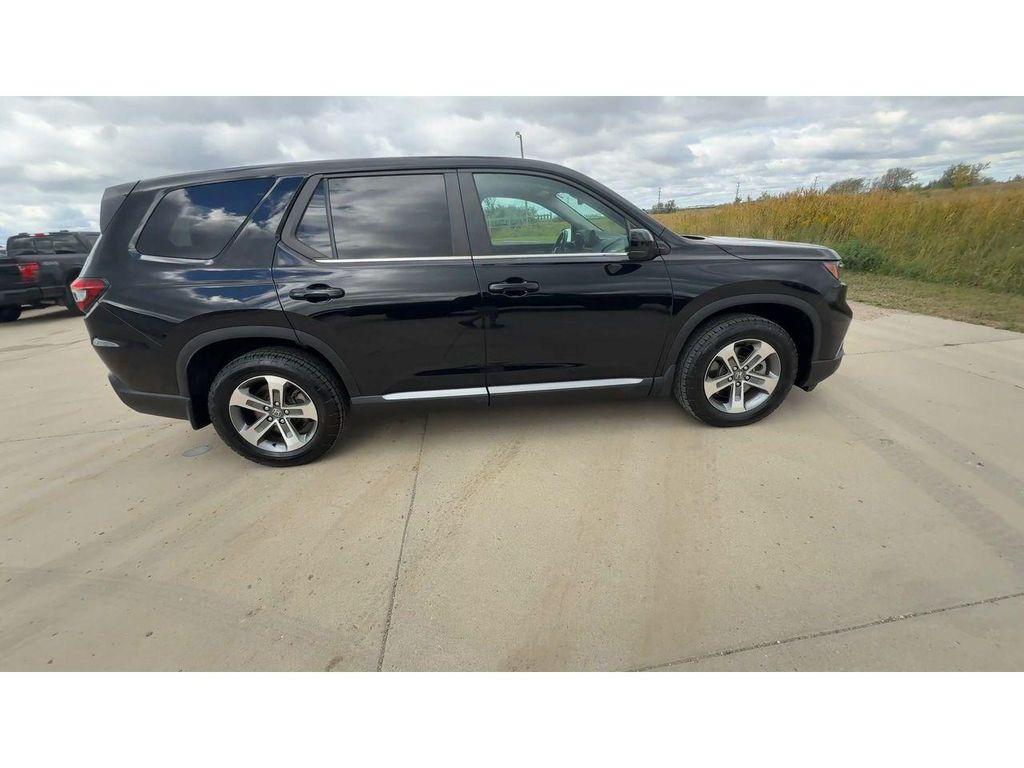 used 2025 Honda Pilot car, priced at $36,392