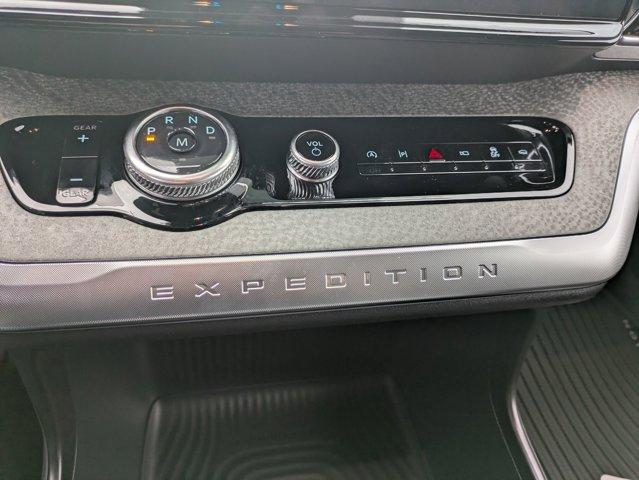 new 2025 Ford Expedition car, priced at $81,177