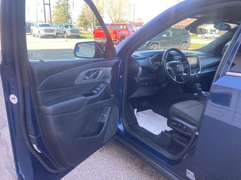 used 2023 Chevrolet Traverse car, priced at $22,995