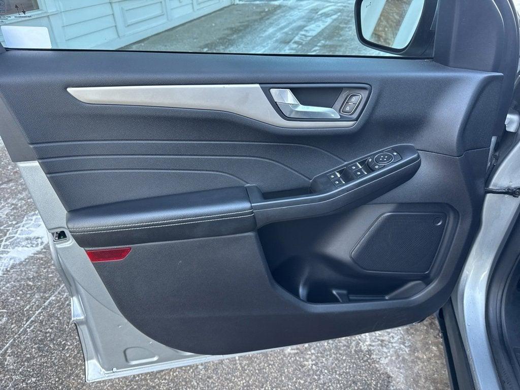 used 2022 Ford Escape car, priced at $19,995