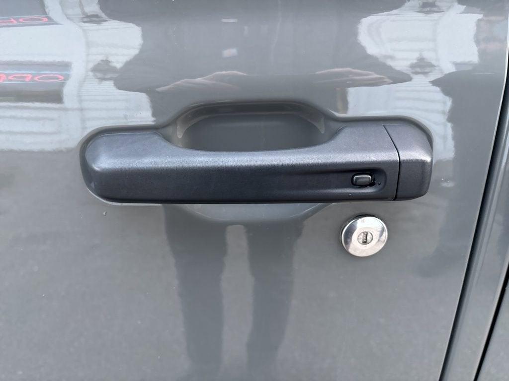 used 2022 Jeep Wrangler Unlimited car, priced at $31,385