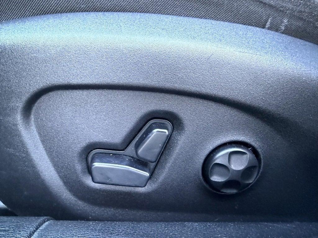 used 2015 Chrysler 200 car, priced at $4,995