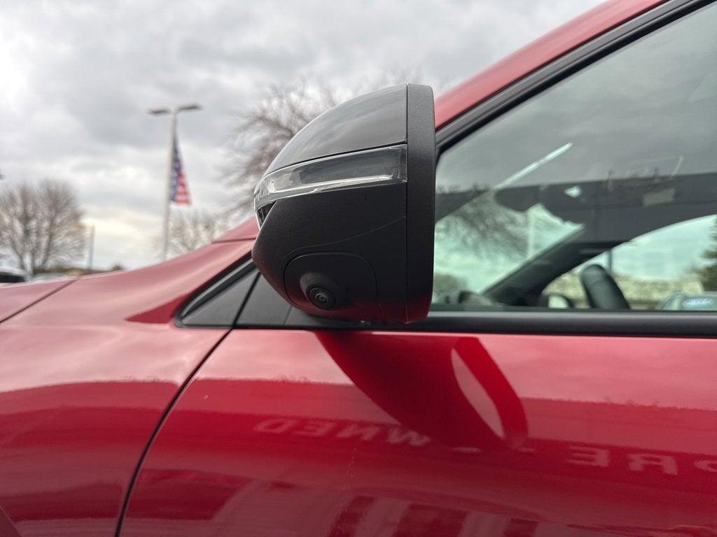 used 2025 Chevrolet Traverse car, priced at $50,995