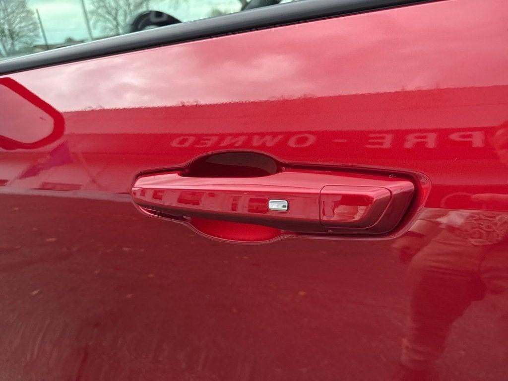 used 2025 Chevrolet Traverse car, priced at $50,995