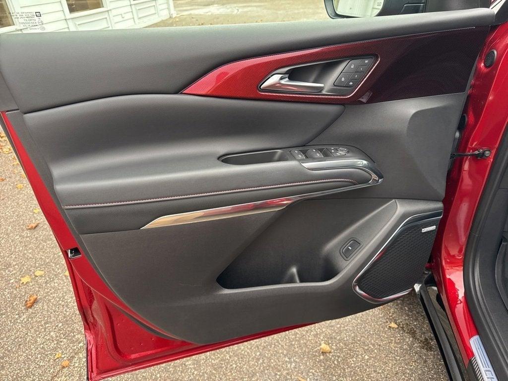 used 2025 Chevrolet Traverse car, priced at $50,995