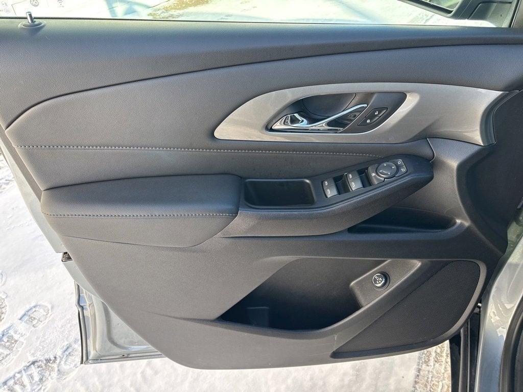 used 2023 Chevrolet Traverse car, priced at $28,995