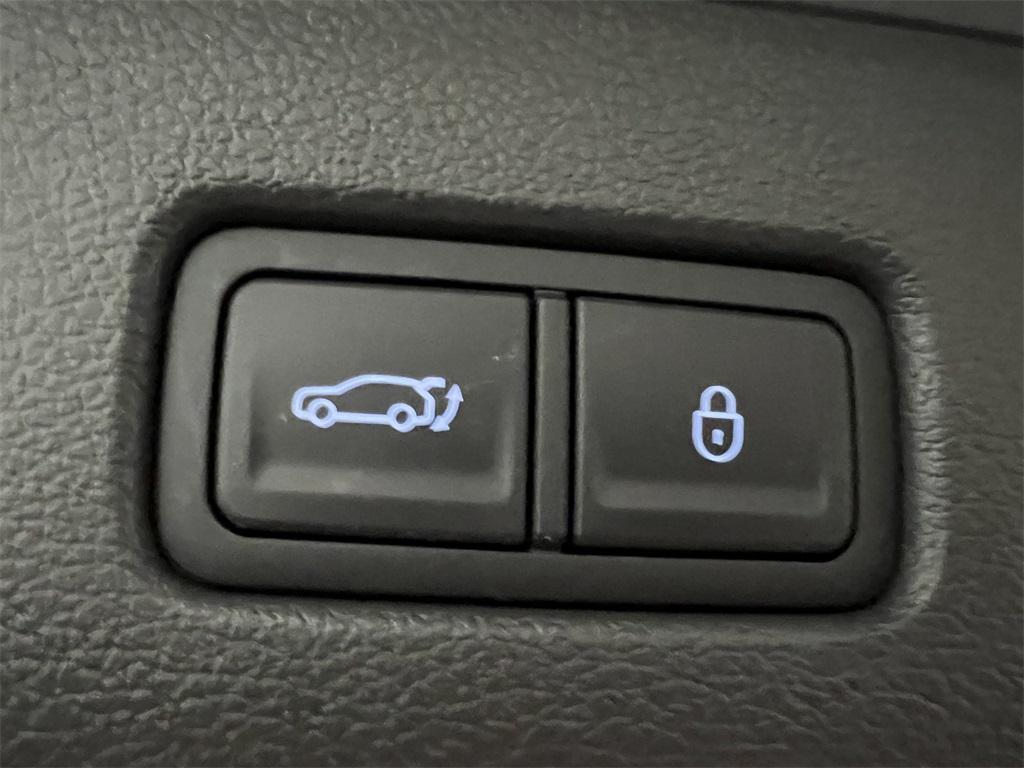 new 2025 Genesis GV80 car, priced at $78,428