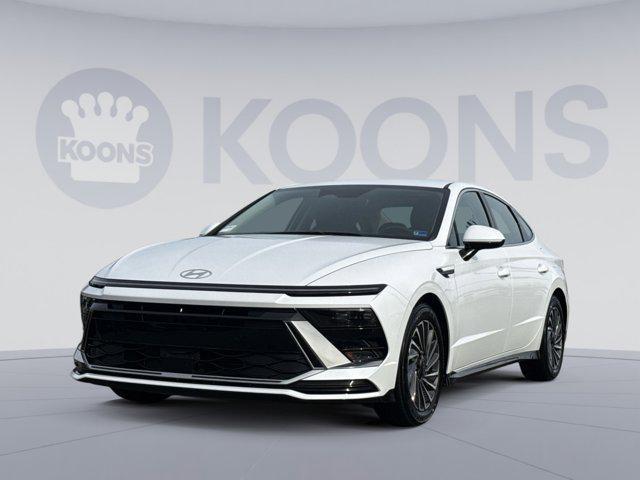 used 2025 Hyundai Sonata Hybrid car, priced at $23,500