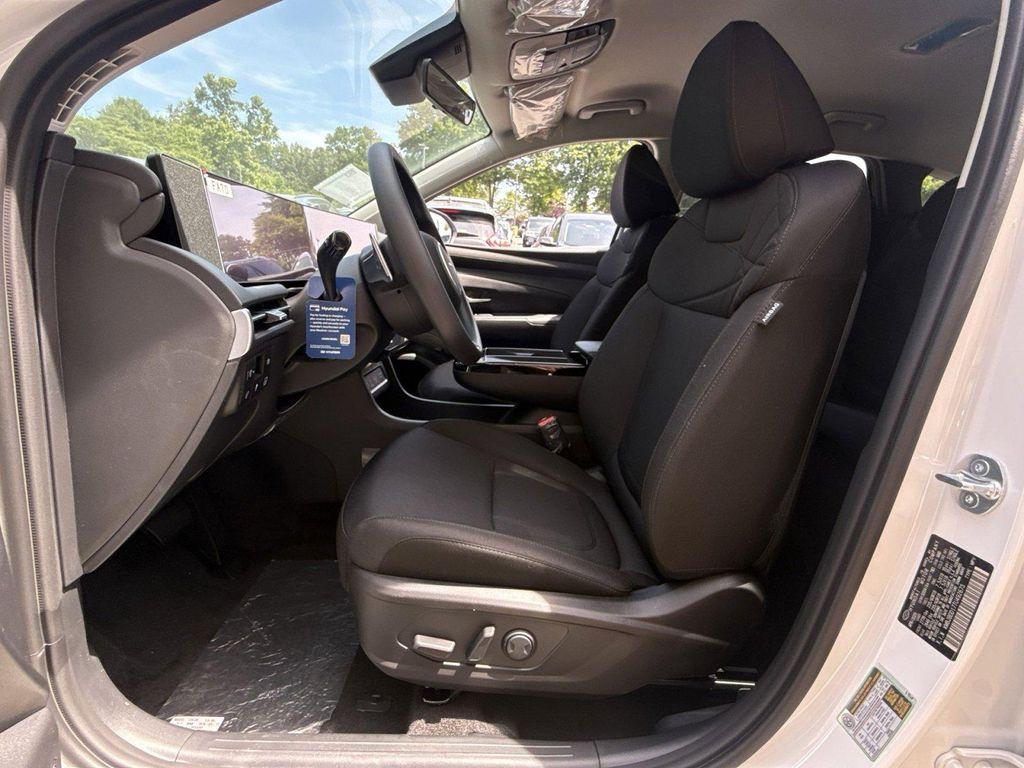 new 2026 Hyundai TUCSON Hybrid car, priced at $35,468