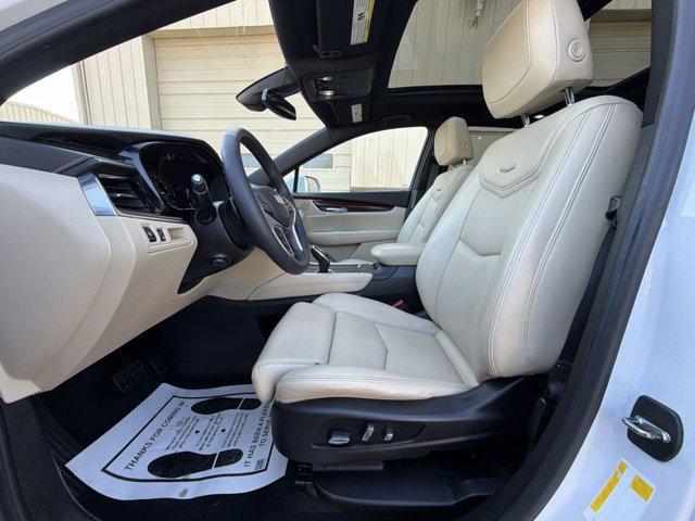 used 2017 Cadillac XT5 car, priced at $14,000