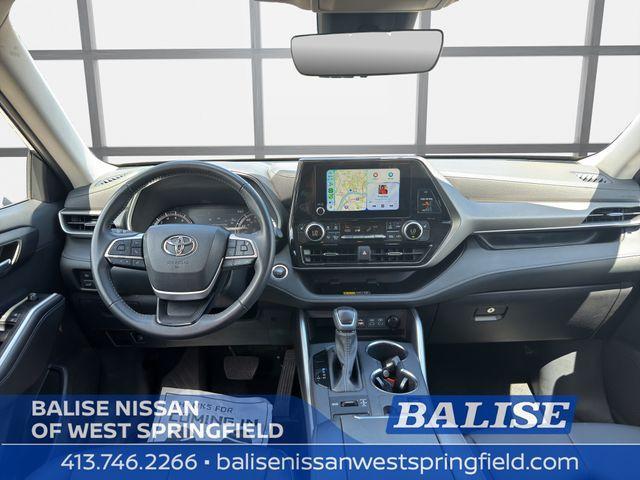 used 2025 Toyota Highlander car, priced at $44,272