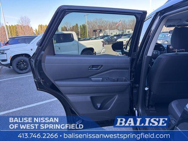 new 2026 Nissan Pathfinder car, priced at $39,623