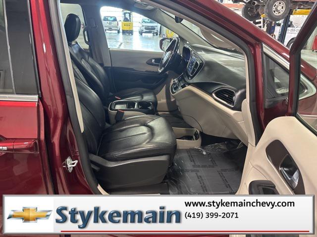 used 2019 Chrysler Pacifica car, priced at $15,942