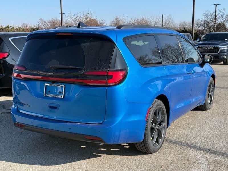 new 2026 Chrysler Pacifica car, priced at $44,420