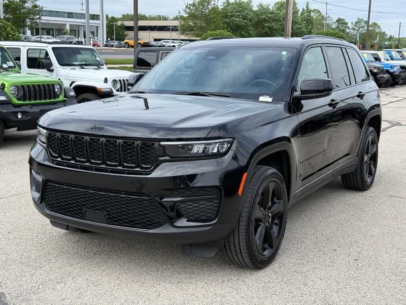 used 2024 Jeep Grand Cherokee car, priced at $34,237