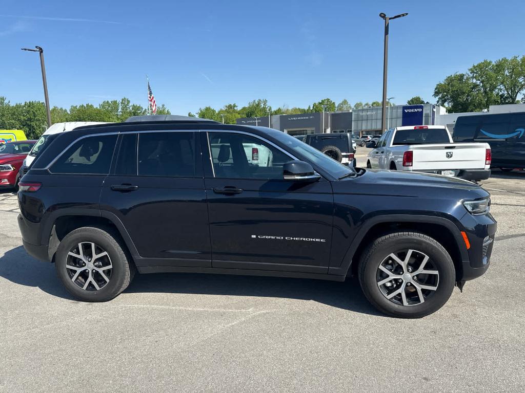 used 2024 Jeep Grand Cherokee car, priced at $36,994