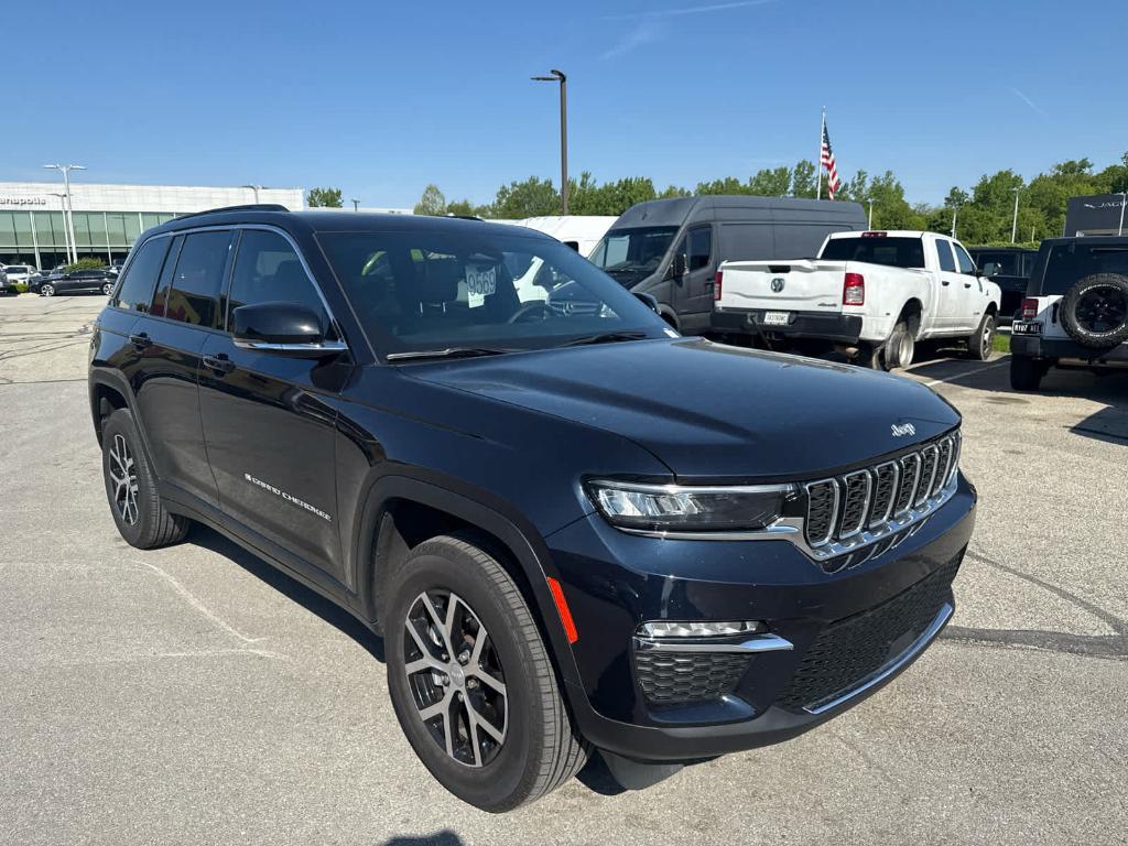 used 2024 Jeep Grand Cherokee car, priced at $36,994