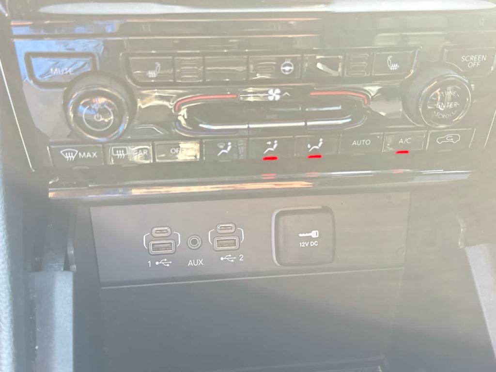 used 2024 Jeep Grand Cherokee car, priced at $36,994