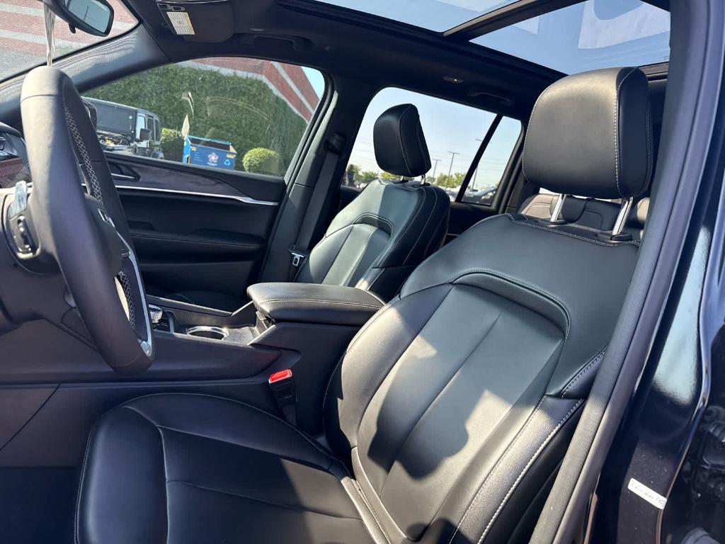 used 2024 Jeep Grand Cherokee car, priced at $36,994