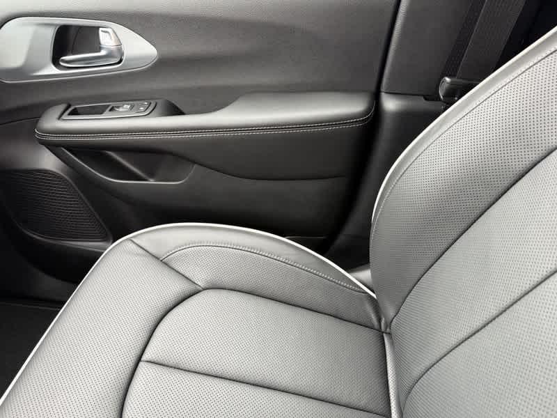 new 2026 Chrysler Pacifica car, priced at $45,877