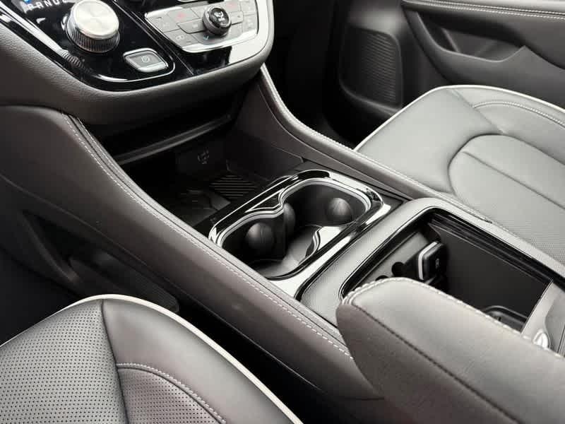 new 2026 Chrysler Pacifica car, priced at $45,877