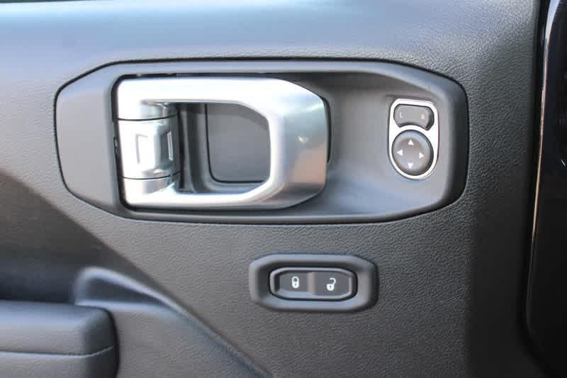 new 2025 Jeep Gladiator car, priced at $52,014