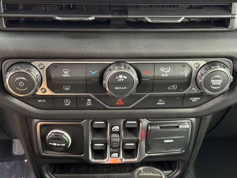 new 2026 Jeep Gladiator car, priced at $46,929