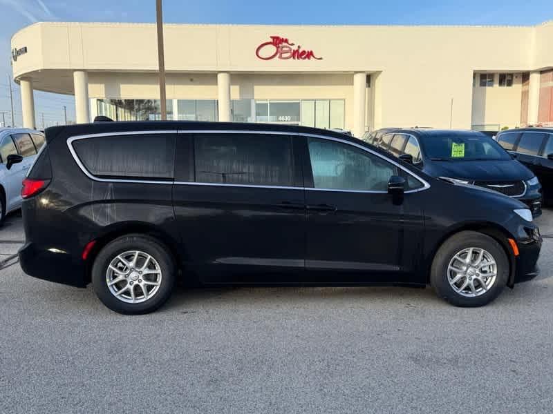 new 2026 Chrysler Pacifica car, priced at $43,415