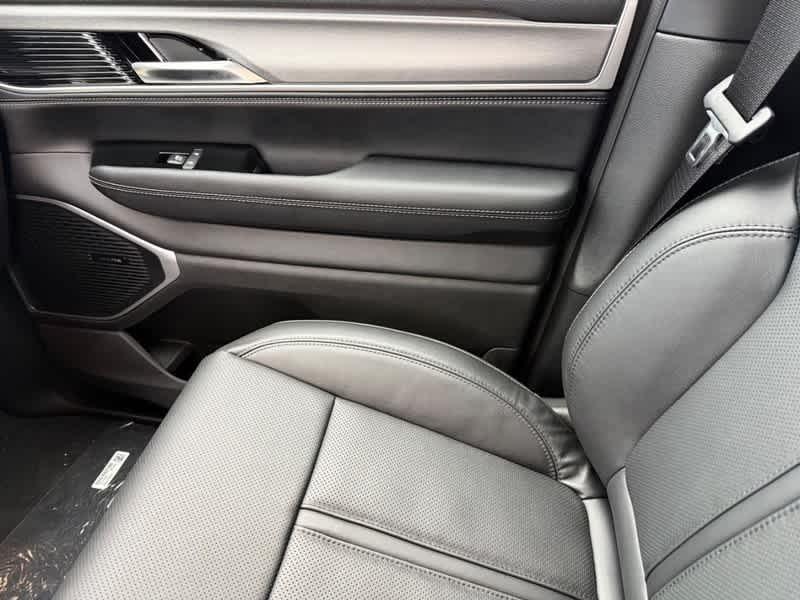 new 2026 Jeep Grand Wagoneer L car, priced at $72,498