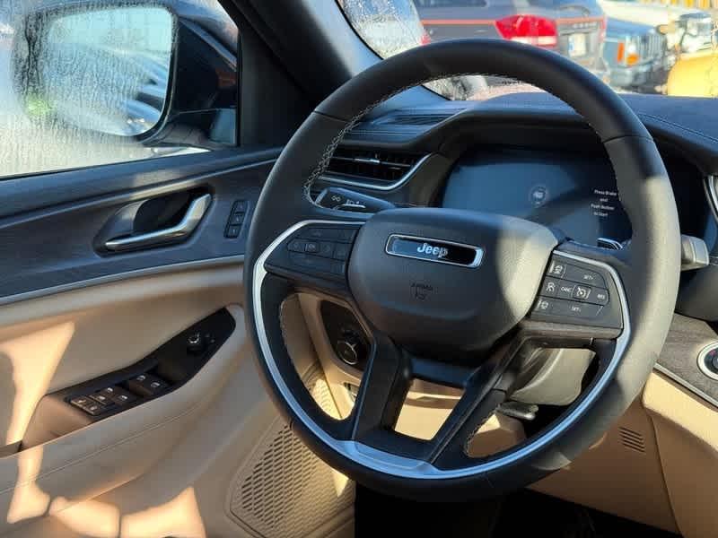 new 2025 Jeep Grand Cherokee car, priced at $44,673