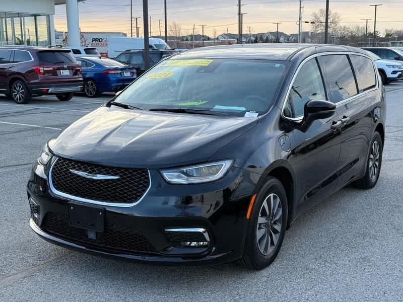 used 2024 Chrysler Pacifica Hybrid car, priced at $31,679