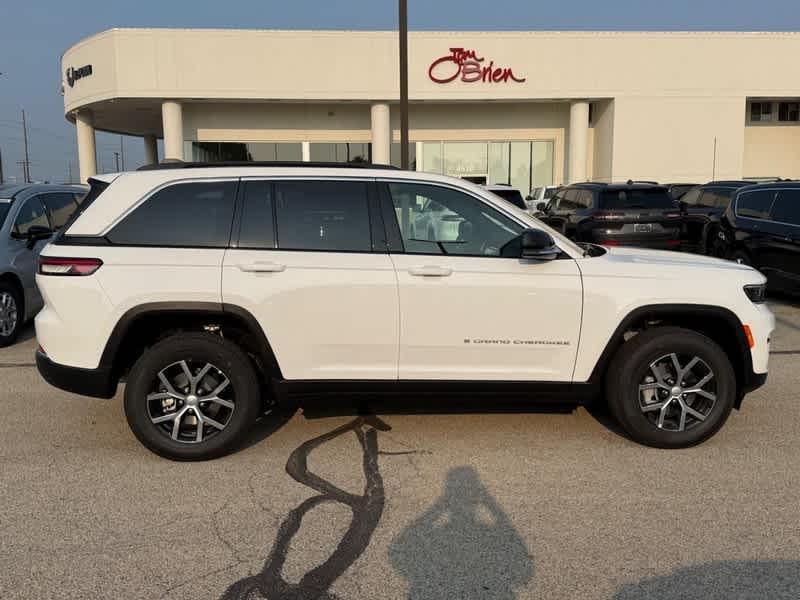 new 2025 Jeep Grand Cherokee car, priced at $43,973