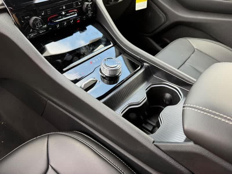 new 2025 Jeep Grand Cherokee car, priced at $48,237