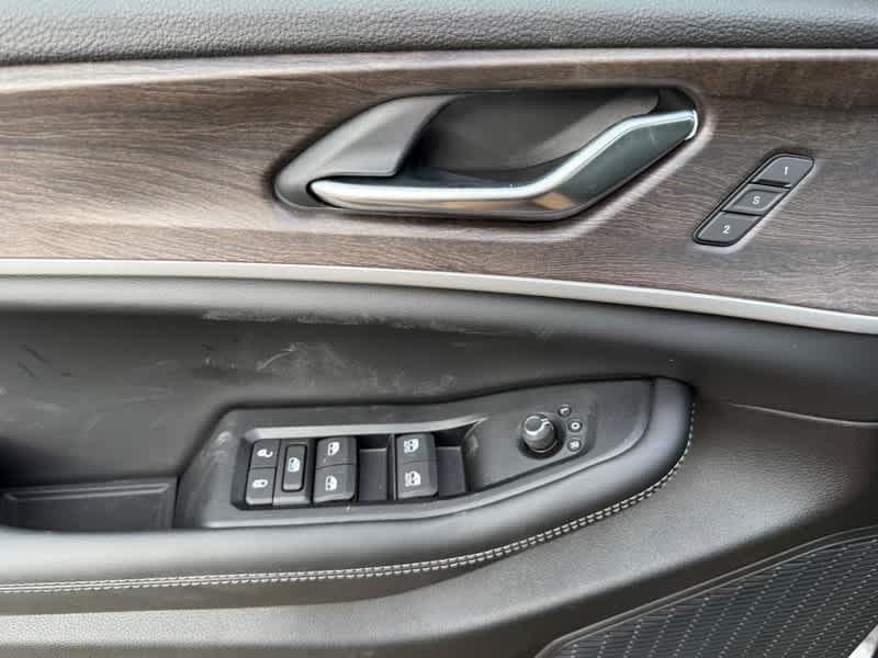 new 2025 Jeep Grand Cherokee car, priced at $48,237