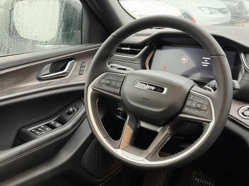 new 2025 Jeep Grand Cherokee car, priced at $47,519