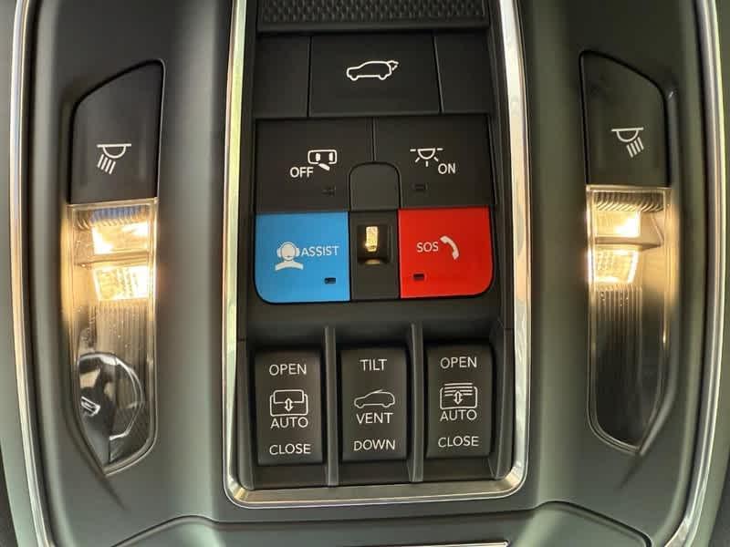 new 2025 Jeep Grand Cherokee car, priced at $46,944